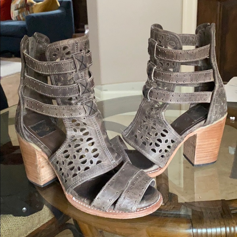 FREEBIRD by Steven Hawk Sandal, Size 9, Stone